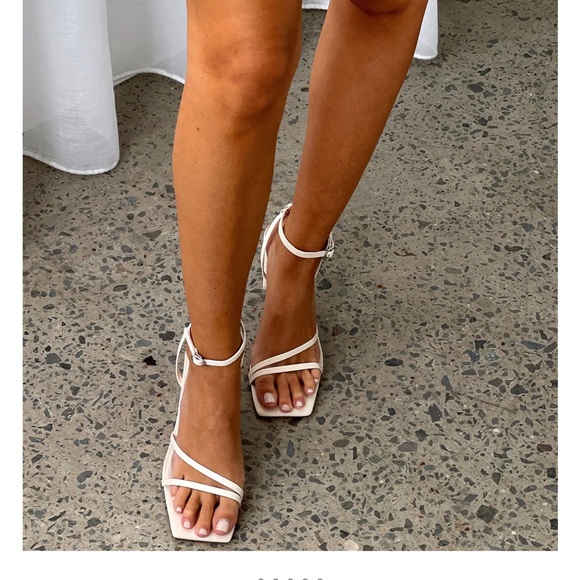 White Fox Boutique Laurel Heels in the color bone - Picture 4 of 7